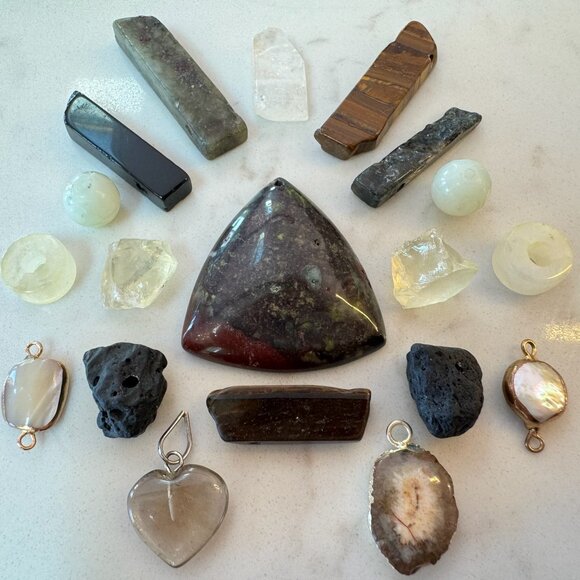 Natural Stone and Crystal Pendant Lot - Picture 14 of 16